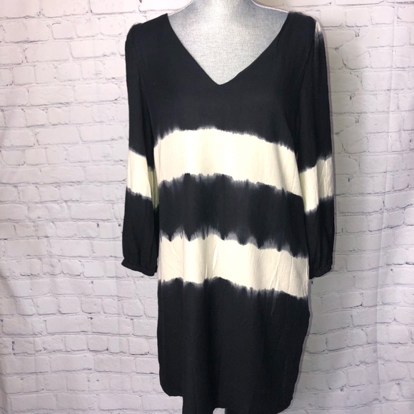 Anthropologie Dresses & Skirts - Anthropologie Floreat Tie Die Shift Dress